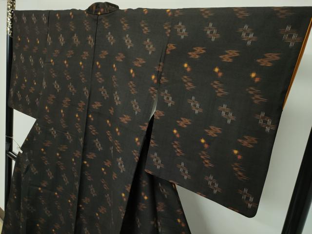 平和屋本店●極上 国指定重要無形文化財 本場久米島紬 手織 そごう扱い 逸品 CZAA2578s5