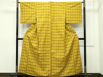 平和屋本店■超希少　本場黄八丈　東京都無形文化財　山下めゆ　草木染　格子柄　証紙付き　逸品　CZAA2662s5