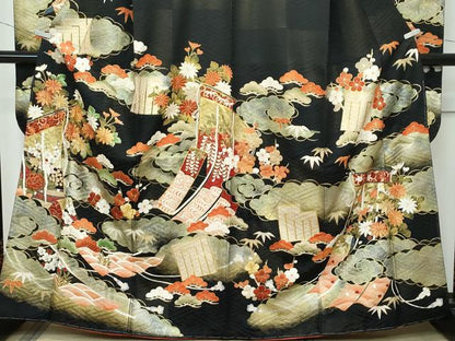 平和屋本店■極上　振袖　駒刺繍　雲取り几帳花文　黒地　金通し地　逸品　CZAA2787s5
