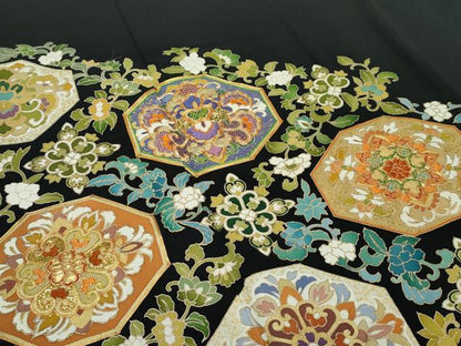 平和屋本店■極上　創業460年・千總　黒留袖　駒刺繍　正倉院草花文　金彩　東武扱い　逸品　CZAA2931s5