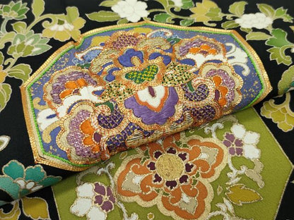平和屋本店■極上　創業460年・千總　黒留袖　駒刺繍　正倉院草花文　金彩　東武扱い　逸品　CZAA2931s5