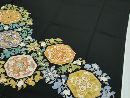 平和屋本店■極上　創業460年・千總　黒留袖　駒刺繍　正倉院草花文　金彩　東武扱い　逸品　CZAA2931s5