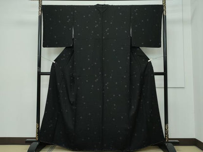 平和屋着物■極上　小紋　作家物　舞桜　黒地　さが美扱い　逸品　未使用　CZAA2993s5