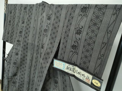 平和屋着物＊極上 夏物 越後夏結城物語 伝統工芸士 白川貞夫 100亀甲 麻の葉花唐草文 黒地 十日町白新染織謹製 証紙付き 逸品 CZAA3329s5