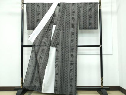 平和屋着物＊極上 夏物 越後夏結城物語 伝統工芸士 白川貞夫 100亀甲 麻の葉花唐草文 黒地 十日町白新染織謹製 証紙付き 逸品 CZAA3329s5