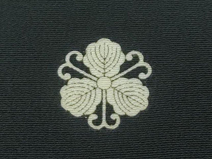 平和屋本店■極上　創業460年・千總　黒留袖　駒刺繍　草花風景文　金彩　逸品　CZAA3991s5