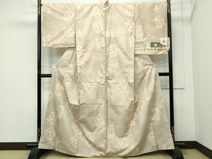平和屋本店●極上　東郷織物謹製　本場大島紬　150亀甲　草木染　染梅　色紙花柄　丁子色地　証紙付き　逸品　CZAA5574s6