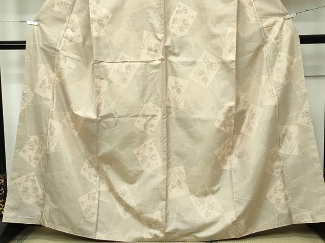 平和屋本店●極上　東郷織物謹製　本場大島紬　150亀甲　草木染　染梅　色紙花柄　丁子色地　証紙付き　逸品　CZAA5574s6