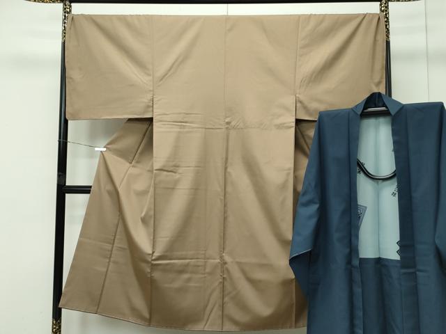 平和屋本店■極上　男性　紬・羽織セット　色無地　キングサイズ　着物：肥後煤竹色　羽織：錆鉄御納戸色　逸品　未使用　CZAA4278s5