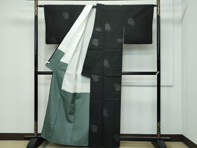 平和屋着物●結城紬　80亀甲　飛び亀甲柄　色紙重ね文　黒地　正絹　逸品　未使用　DABA8975du 平和屋着物○本場結城紬 重要無形文化財 正倉院花文 100亀甲 飛び亀甲