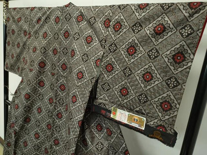 平和屋着物●希少　本場大島紬　龍郷絣　証紙付き　逸品　未使用　CZAA4468s6