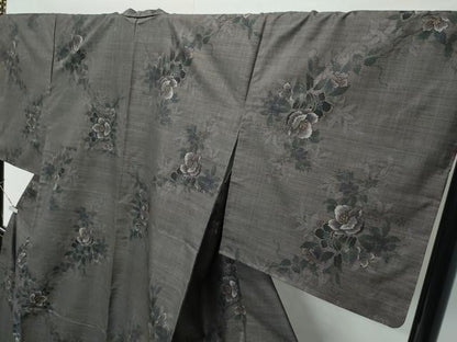 平和屋着物●極上　都喜ヱ門　本場大島紬　９マルキ　草花文　藤絹織物謹製　逸品　未使用　CZAA4541s6