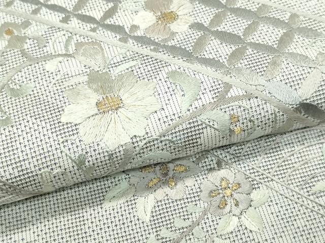 平和屋本店●極上 訪問着 本場大島紬地 白大島 総刺繍 中国三大刺繍 スワトウ刺繍 ９マルキ 正倉院花唐草文 金糸 逸品 CZAA4621s6