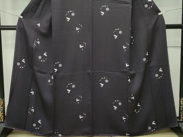 平和屋着物●極上　小紋　兎　舞花弁　紫黒色地　反端付き　逸品　未使用　CZAA4660s6