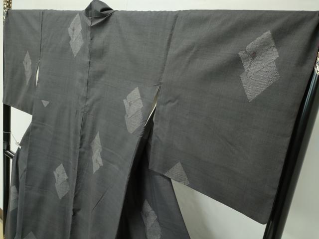 平和屋本店●極上　本場結城紬　重要無形文化財　160亀甲　飛び亀甲柄　菱花文　黒橡色地　大丸扱い　逸品　CZAA4675s6