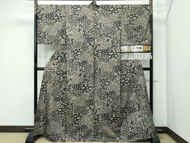 平和屋本店▽極上　石川県指定無形文化財　牛首紬　白山工房　手織り　単衣　切嵌花唐草文　海松茶色地　証紙付き　逸品　CZAA4702s6