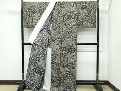 平和屋本店▽極上　石川県指定無形文化財　牛首紬　白山工房　手織り　単衣　切嵌花唐草文　海松茶色地　証紙付き　逸品　CZAA4702s6
