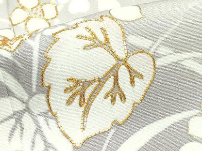 平和屋本店●極上　創業460年・千總　訪問着　駒刺繍　草花文　暈し染め　金彩　利休白茶色地　高島屋扱い　逸品　CZAA5720s6