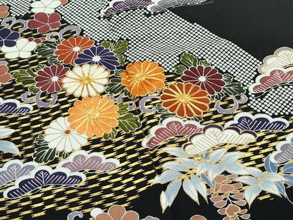 平和屋着物●極上　創業460年・千總　黒留袖　駒刺繍　草花松文　金彩　高島屋扱い　逸品　CZAA4738s6