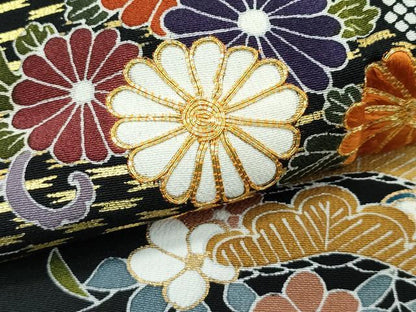 平和屋着物●極上　創業460年・千總　黒留袖　駒刺繍　草花松文　金彩　高島屋扱い　逸品　CZAA4738s6