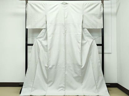 平和屋着物●極上　児島廣和　アトリエ 聖jin苑　色無地　灰白色　菱地紋　逸品　CZAA4767s6