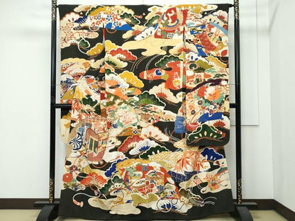 平和屋着物●極上　アンティーク　大正ロマン　振袖　駒刺繍　檜扇御所車花松文　黒地　金彩　逸品　CZAA4768s6