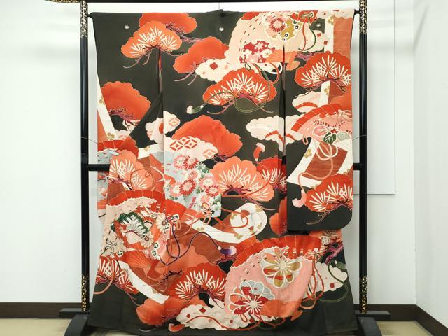 平和屋着物●極上　アンティーク　大正ロマン　振袖　駒刺繍　檜扇花松文　黒地　金彩　逸品　CZAA4774s6