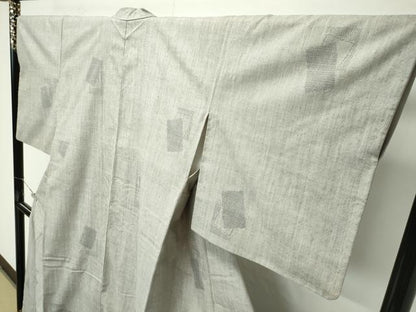 平和屋着物●極上　本場結城紬　重要無形文化財　100亀甲　飛び亀甲柄　色紙重ね文様　灰汁色地　逸品　CZAA4781s6