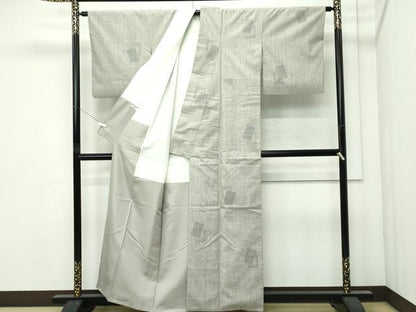 平和屋着物●極上　本場結城紬　重要無形文化財　100亀甲　飛び亀甲柄　色紙重ね文様　灰汁色地　逸品　CZAA4781s6