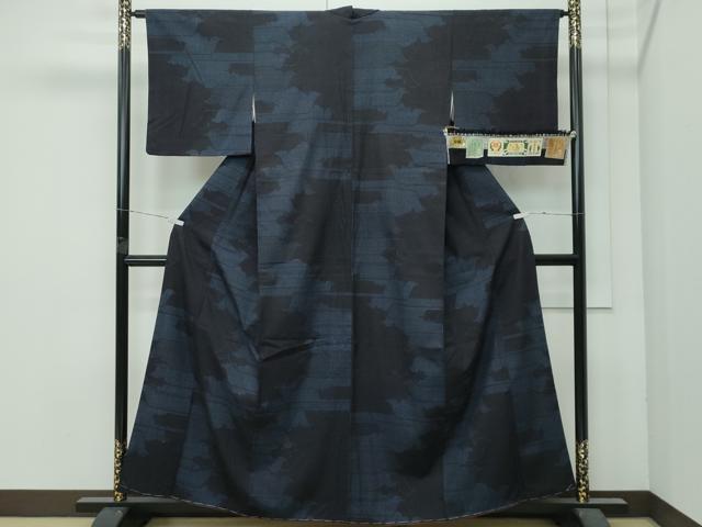 【重要無形文化財☆逸品】本場結城紬 80亀甲絣 雪輪に花 濃紺 平和屋着物○極上 本場結城紬 重要無形文化財 80亀甲 奥順 鳥