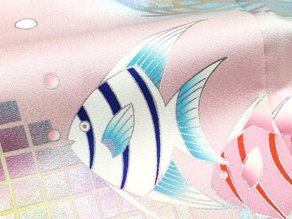 平和屋着物●極上　振袖　魚　メロディー　暈し染め　青磁鼠色地　逸品　CZAA4833s6