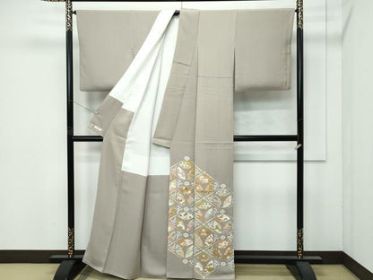 平和屋本店●極上　創業460年・千總　色留袖　駒刺繍　扇花菱文　金彩　生壁色地　逸品　CZAA5719s6
