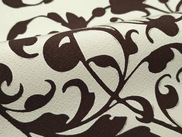 平和屋着物●極上　着物デザイナー　井尻学　全通柄袋帯　花唐草文　コウモリ　白橡色地　逸品　CZAA4935s6