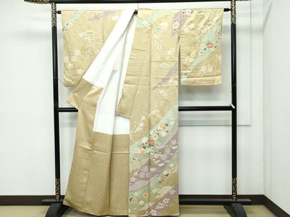 平和屋着物●極上　訪問着　駒刺繍　絞り　松竹梅吉祥草花文　暈し染め　金彩　榛色地　逸品　CZAA4982s6