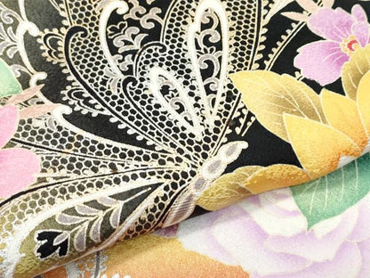 平和屋着物●極上　振袖　刺繍　花蝶文　暈し染め　黒地　金銀彩　逸品　CZAA5002s6
