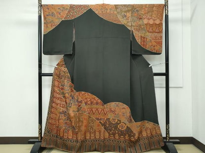 平和屋本店●極上 訪問着 総刺繍 中国三大刺繍 スワトウ相良刺繍 更紗人物花文 金彩 鬼しぼ縮緬 黒緑色地 逸品 未使用 CZAA5018s6