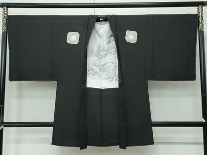 平和屋着物∞極上　男性　黒紋付　長羽織　羽裏：風景文　反端付き　逸品　未使用　CZAA5097s6