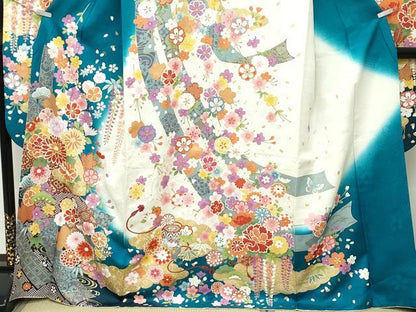 平和屋着物●極上　振袖　駒刺繍　短冊草花文　暈し染め　銀通し地　逸品　CZAA5136s6