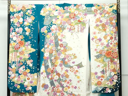 平和屋着物●極上　振袖　駒刺繍　短冊草花文　暈し染め　銀通し地　逸品　CZAA5136s6
