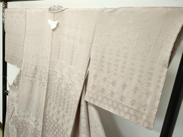 平和屋着物●極上　色無地　白橡色　横段吉祥唐草地紋　逸品　未使用　CZAA5140s6