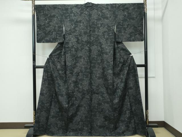 平和屋着物●極上　本場結城紬　重要無形文化財　100亀甲　雪輪七宝花鳥文　黒地　逸品　未使用　CZAA5162s6