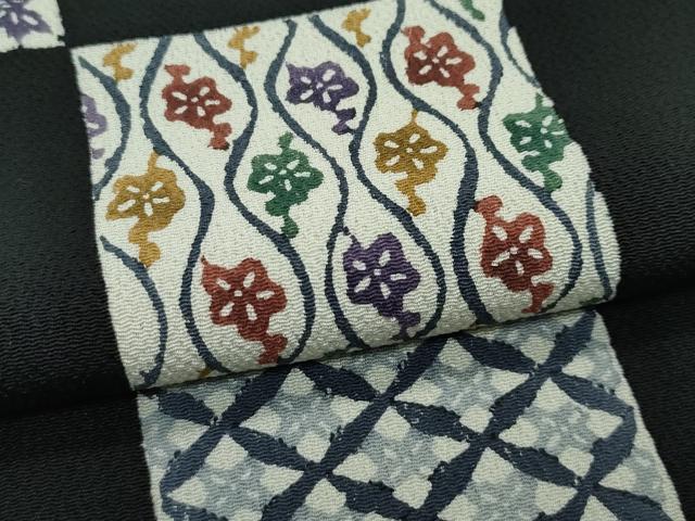 平和屋着物●極上　小紋　紅型　市松文様　成り物　黒地　鬼しぼ縮緬　越後屋扱い　逸品　CZAA5201s6