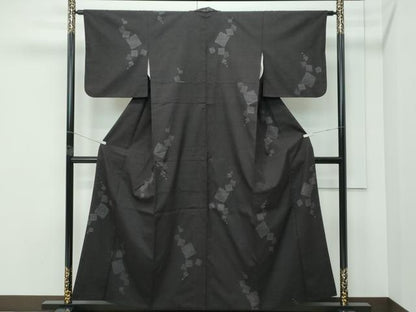 平和屋着物●極上　本場結城紬　重要無形文化財　100亀甲　飛び亀甲柄　色紙重ね文様　檳榔子染色地　逸品　CZAA5212s6