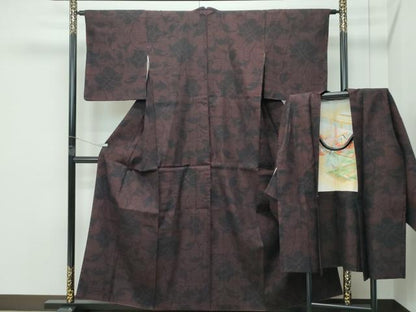 平和屋着物●極上　本場結城紬　重要無形文化財　アンサンブル　100亀甲　更紗唐草文　黒地　羽織紐付き　逸品　CZAA5227s6