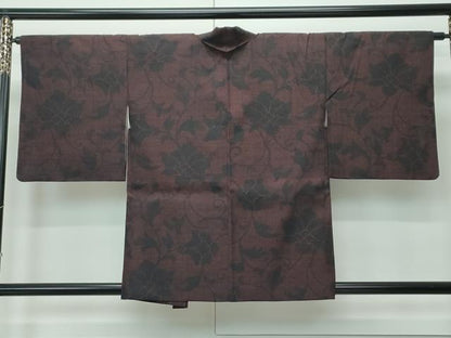 平和屋着物●極上　本場結城紬　重要無形文化財　アンサンブル　100亀甲　更紗唐草文　黒地　羽織紐付き　逸品　CZAA5227s6
