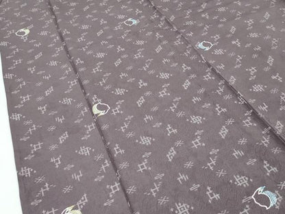 平和屋着物▽極上 小紋 単衣 兎 琉球絣文様 ローズグレイ色地 反端付き 逸品 CZAA5234s6