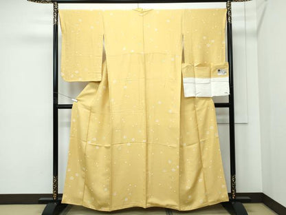 平和屋着物●極上　京の名門　友禅　染の北川　小紋　舞花文　玉蜀黍色地　反端付き　逸品　CZAA5238s6