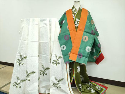 平和屋本店●極上　十二単セット　唐衣・表着・裳 　和装　婚礼　結婚式　神社挙式　唐織　舞蝶丸文　逸品　CZAA5249s6