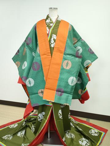 平和屋本店●極上　十二単セット　唐衣・表着・裳 　和装　婚礼　結婚式　神社挙式　唐織　舞蝶丸文　逸品　CZAA5248s6