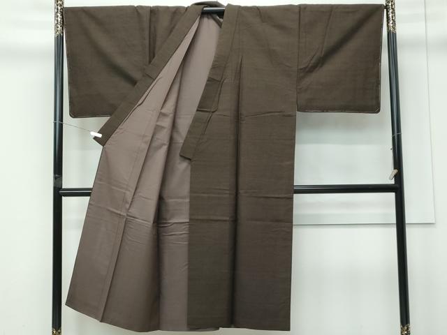 平和屋着物●極上　男性　国指定重要無形文化財　本場久米島紬　純草木染　泥染　手織　涅色　証紙付き　逸品　未使用　CZAA5268s6
